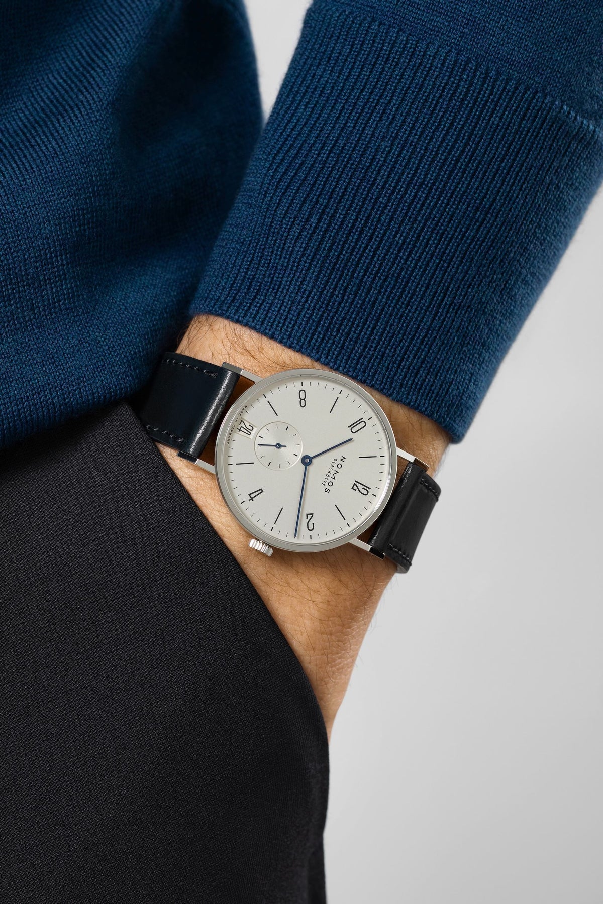 Nomos Tangente 38 Datum Glasboden – Ansicht 5
