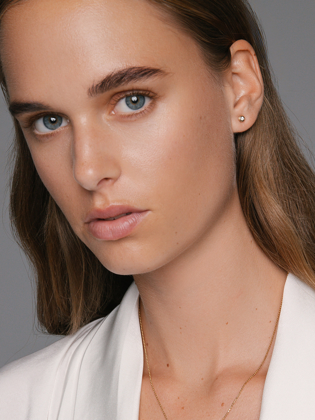 Yana Nesper Ohrstecker mit Diamanten, Gold 750 Gelb – Nexxt – Ansicht 2