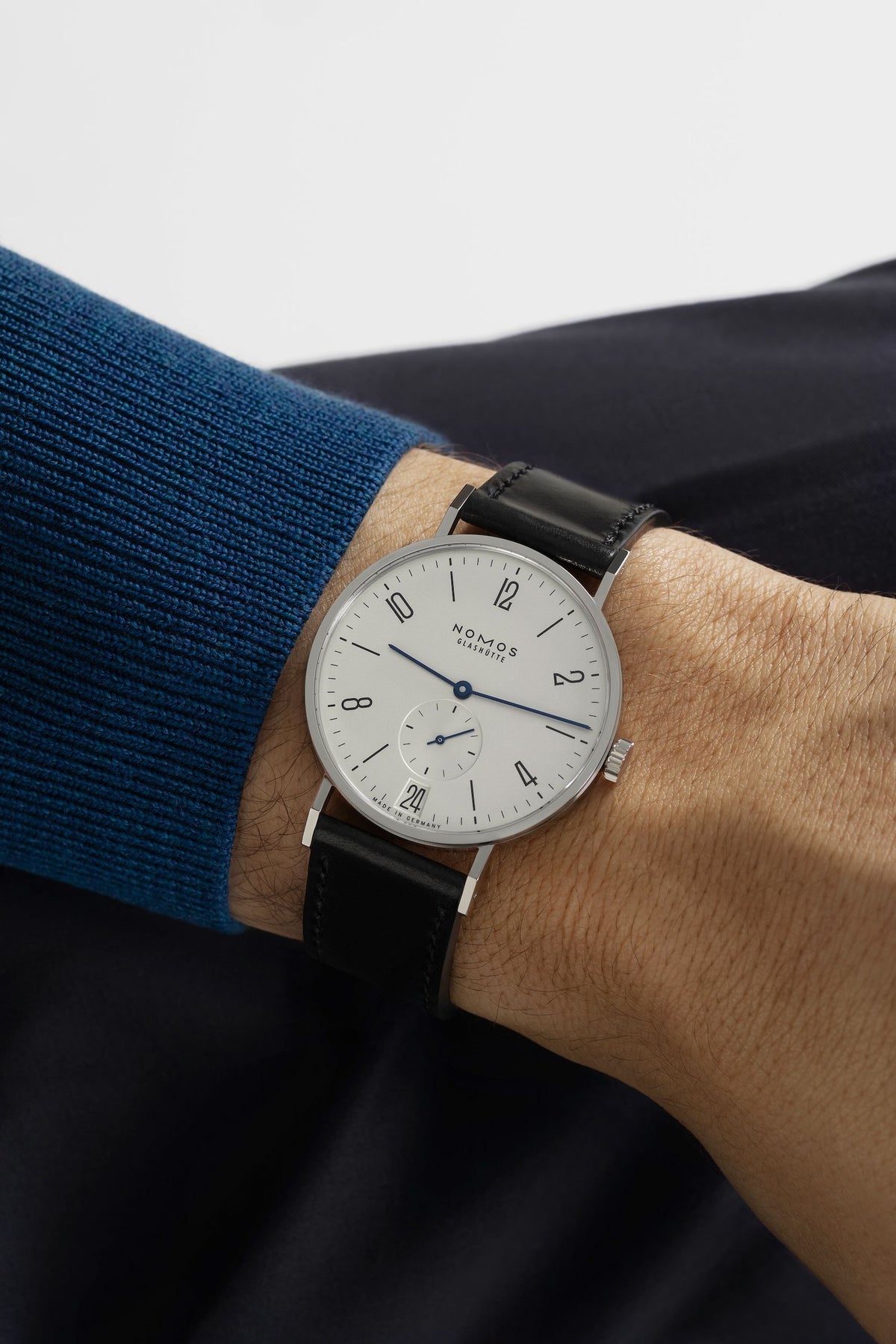 Nomos Tangente 38 Datum Glasboden – Ansicht 6